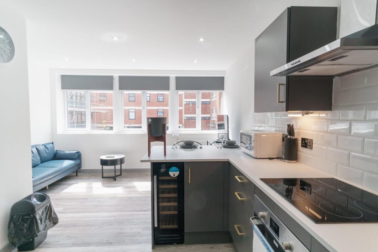 Modern 1 Bedroom Apartment In Preston Centre Esterno foto